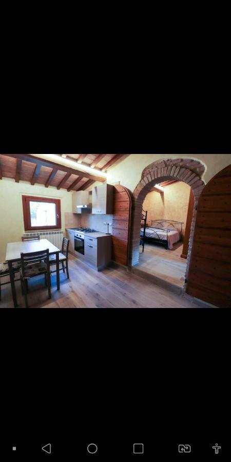 Agriturismo La Tana 卡斯泰洛城 外观 照片