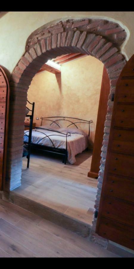 Agriturismo La Tana 卡斯泰洛城 外观 照片